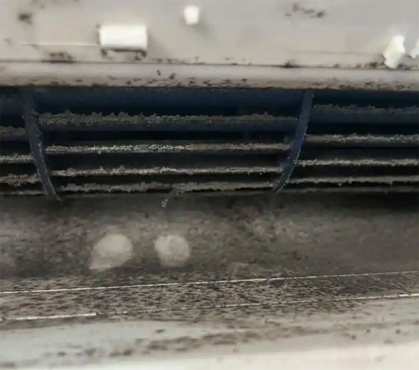 竹溪空调吹的风有股烧焦味是怎么回事